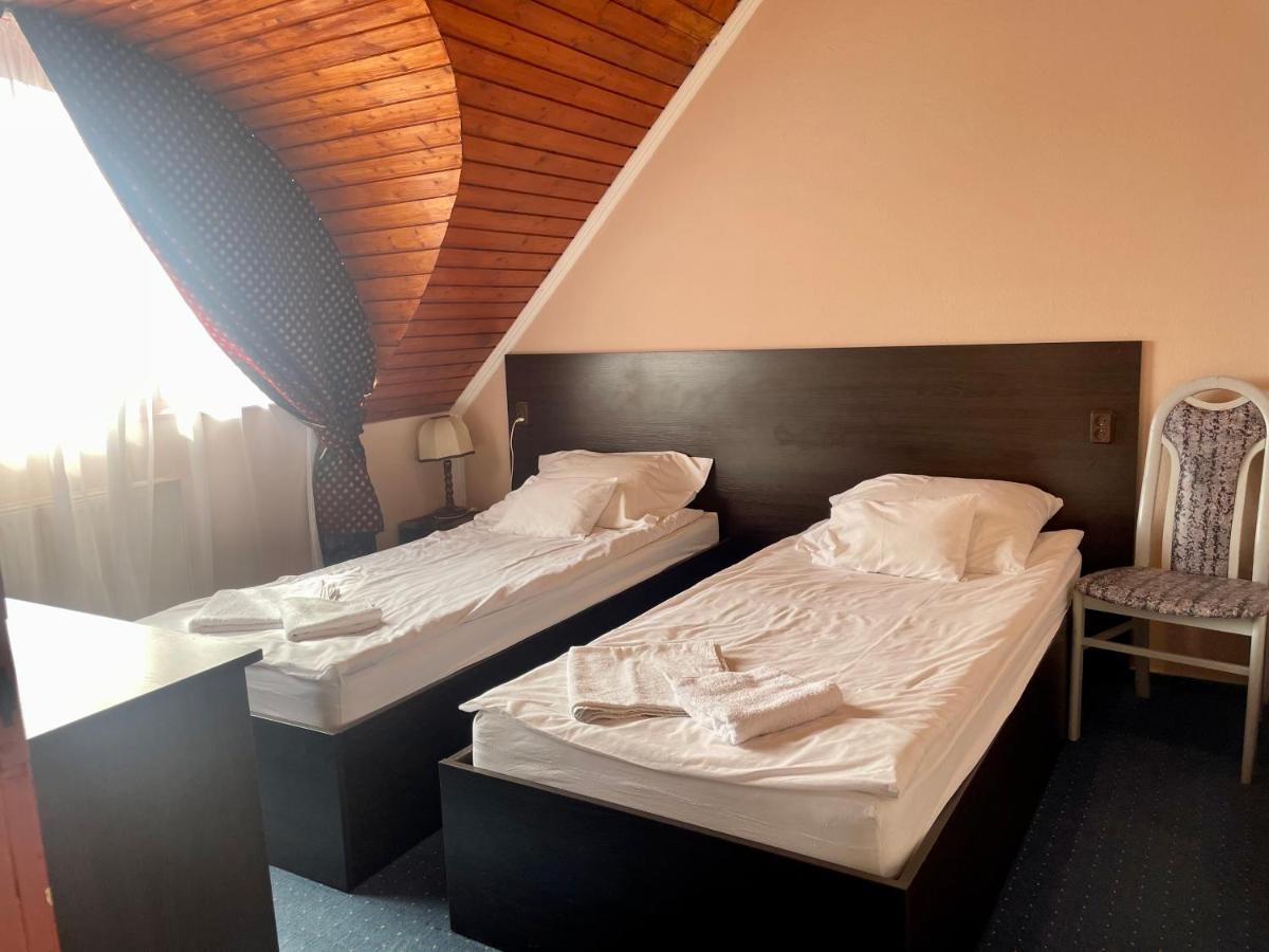 Karikas Hotel Hajdúszoboszló Exteriör bild