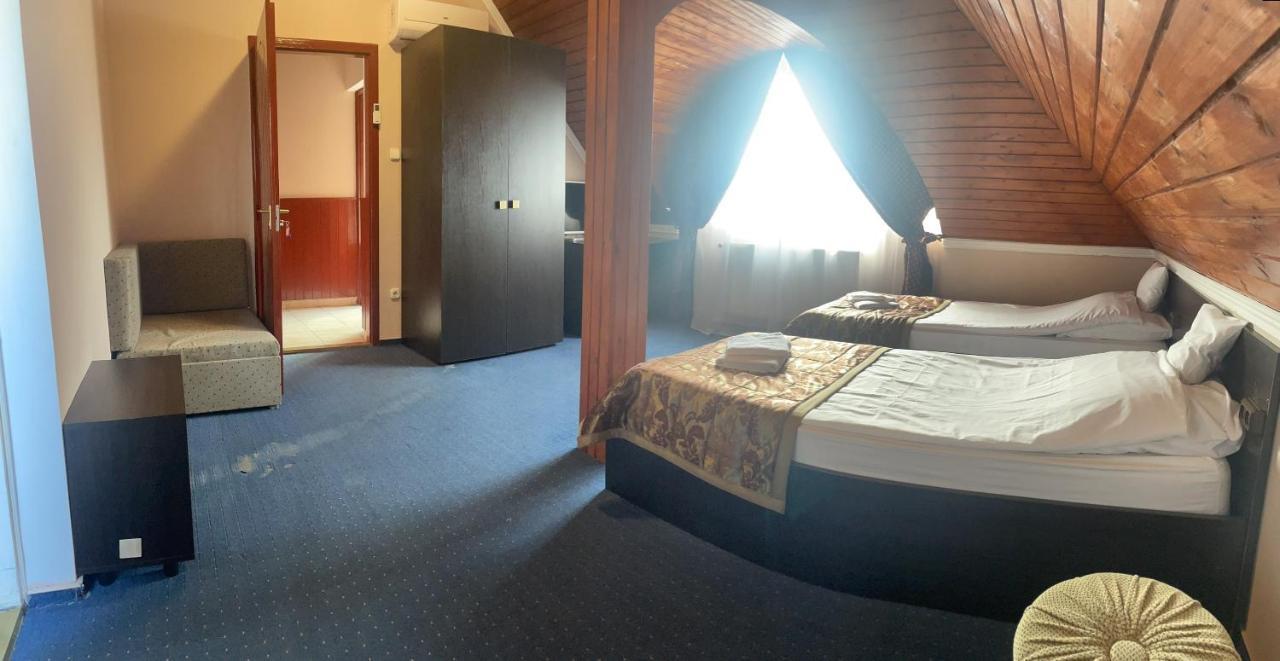 Karikas Hotel Hajdúszoboszló Exteriör bild