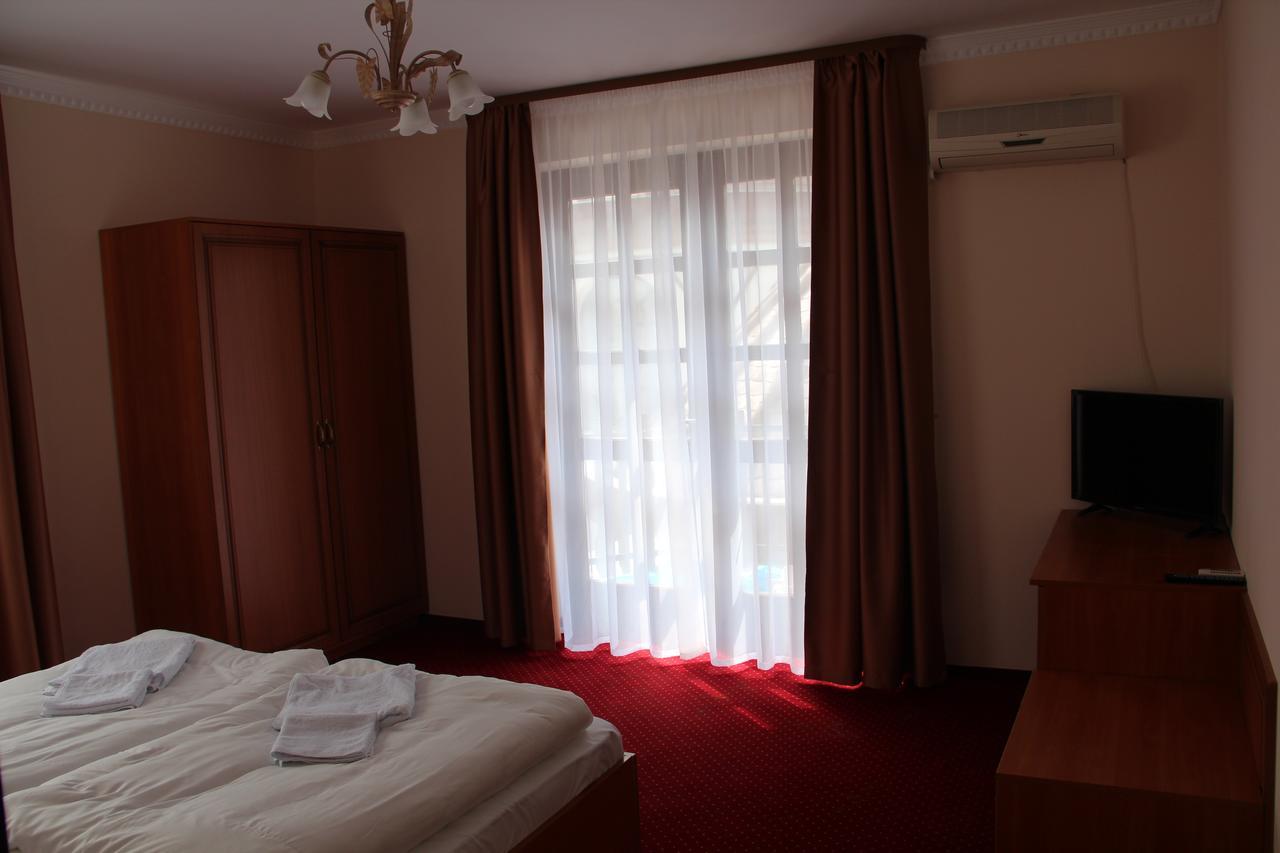 Karikas Hotel Hajdúszoboszló Exteriör bild