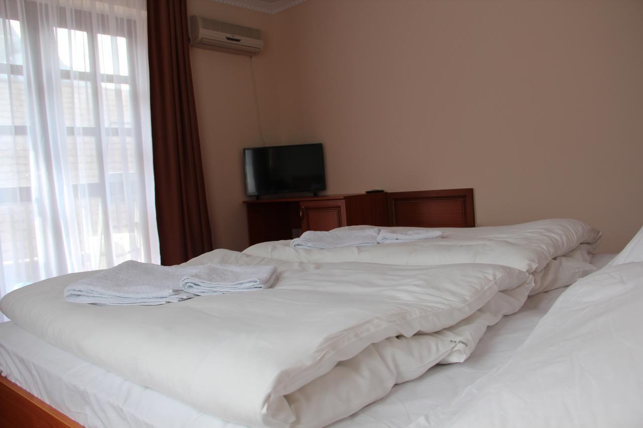 Karikas Hotel Hajdúszoboszló Exteriör bild