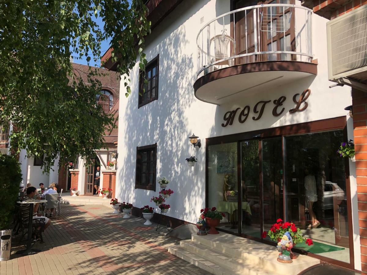 Karikas Hotel Hajdúszoboszló Exteriör bild